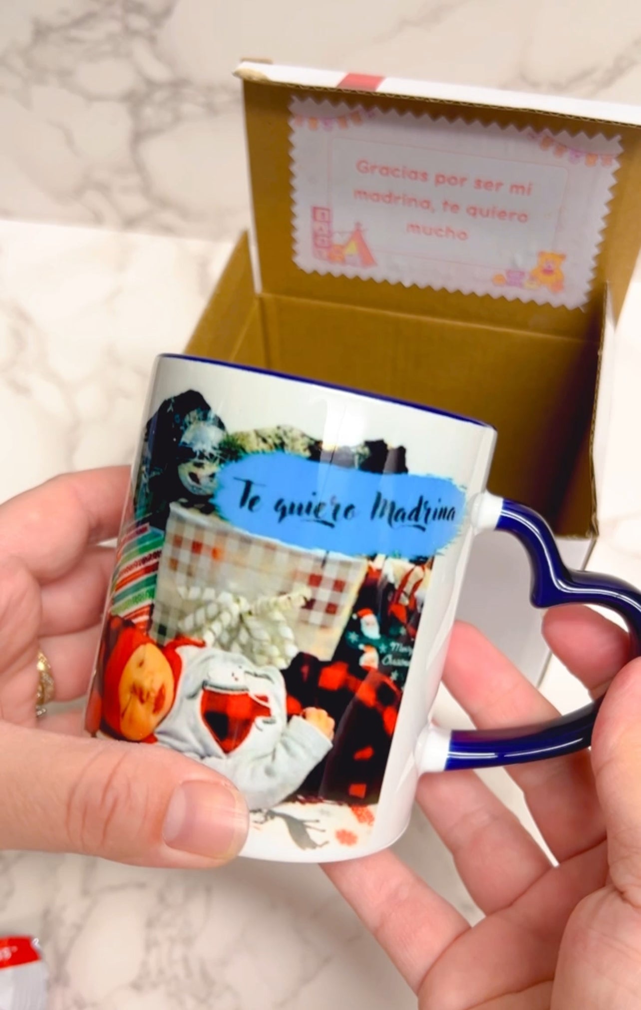 Taza personalizada 110z con asa de corazón